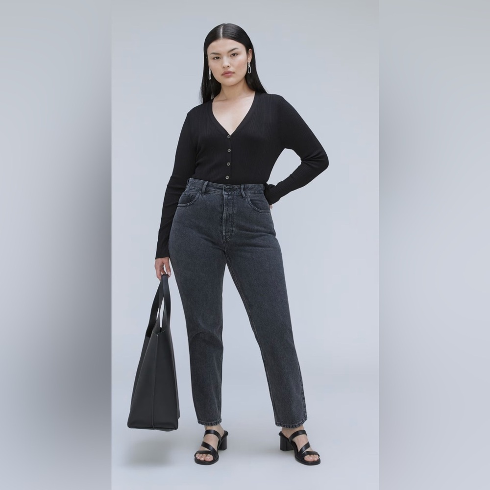 Everlane High-Rise Mom Jeans in Washed Black